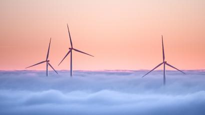 Bild: Armin Rösch
Drei Windräder bei Pamsendorf in der Nähe von Pfreimd, fotografiert vom Schlossberg Tännesberg