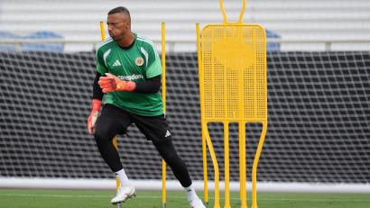 Bild: Rebecca Blackwell/AP/dpa
Curaçao-Torwart Eloy Room freut sich auf das Duell mit Manuel Neuer.