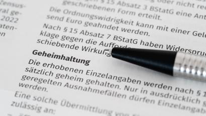 Symbolbild: blende11.photo - stock.adobe.com
Was im Gemeinderat vertraulich besprochen wird, darf nicht in die Öffentlichkeit getragen werden: Kümmersbrucks Bürgermeisterin Elisabeth Gruber wies im Gemeinderat jetzt ausdrücklich auf dessen Verschwiegenheitspflicht hin.