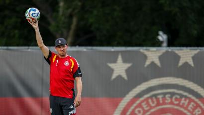 Bild: Jan Woitas/dpa
Bundestrainer Julian Nagelsmann trägt die Last der WM-Verantwortung.