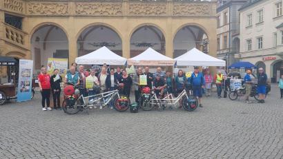 Bild: M. Schmidt
Die Mut-Tour 2026 hat in dieser Woche auch in Amberg Station gemacht. Seit 2012 setzt sich die Initiative für mehr Austausch und Zusammenhalt von Menschen mit psychischen Erkrankungen ein.