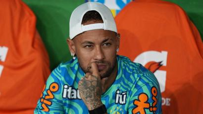 Bild: Silvia Izquierdo/AP/dpa
Neymar verpasst den WM-Auftakt mit Brasilien. (Archivbild)