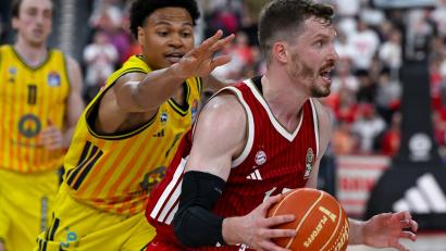 Bild: Sven Hoppe/dpa
War der Topscorer in Finalspiel Nummer eins: Bayern-Star Andreas Obst (rechts).