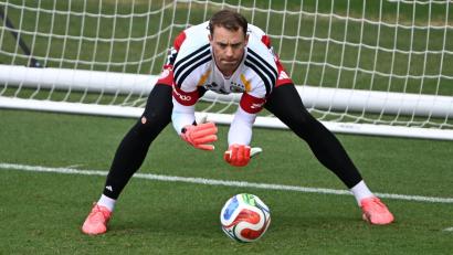 Bild: Federico Gambarini/dpa
Zwei Jahre ohne Länderspiel, aber mit der Aura des Weltmeisters: Manuel Neuer.