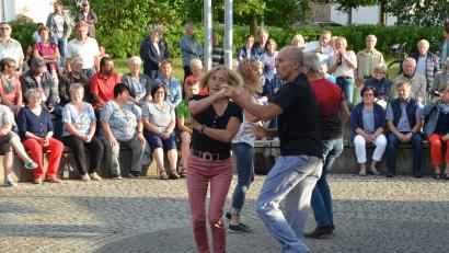 Archivbild: dob
Wer Lust verspürt, darf auch das Tanzbein schwingen bei den Vohenstraußer Serenaden.