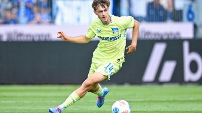 Bild: Uwe Anspach/dpa
Mit Elversberg in der Bundesliga: Maurice Krattenmacher (Archivbild).