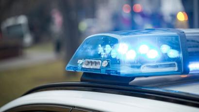 Bild: Daniel Vogl/dpa
Die Polizei nahm die Verdächtigen fest. (Symbolbild)