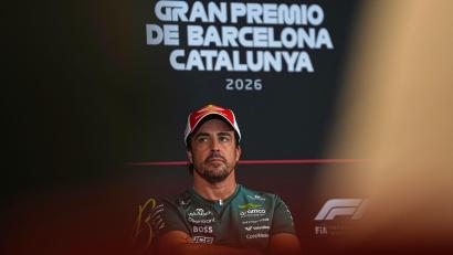Bild: Fatima Shbair/AP/dpa
Das Formel-1-Ende naht: Fernando Alonso bei seinem Heimspiel.