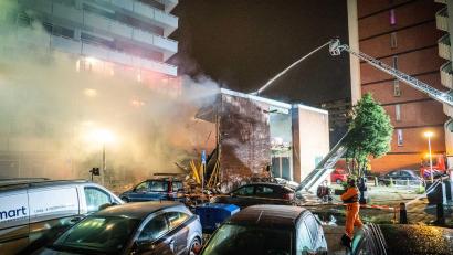 Bild: Josh Walet/ANP/dpa
400 Anwohner mussten nach der heftigen Explosion ihre Wohnungen verlassen.