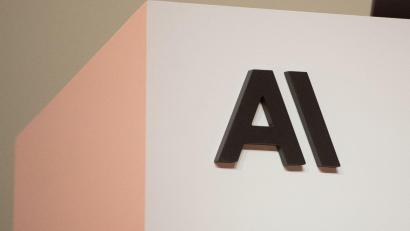 Bild: Andrej Sokolow/dpa
Das Ki-Modell Mythos von Anthropic fand zum Teil über Jahrzehnte unentdeckt Software-Schwachstellen. (Symbolbild)