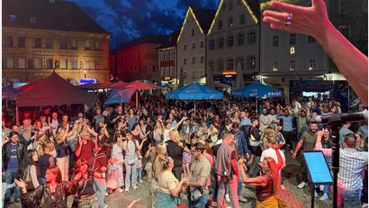 Bild: Petra Hartl
Da war was los bei "Michael JackTs Net" am Samstag am Marktplatz.