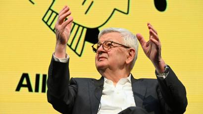 Bild: Jonas Walzberg/dpa
Ex-Bundesaußenminister Joschka Fischer glaubt, dass die schwarz-rote Bundesregierung ein gemeinsames Projekt braucht (Archivbild).