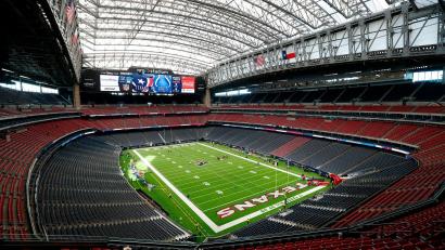 Bild: Tyler Kaufman/AP/dpa
Das WM-Stadion in Houston imponiert Julian Nagelsmann.