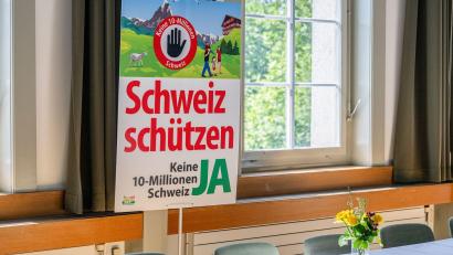 Bild: Peter Schneider/KEYSTONE/dpa
Laut Umfragen könnte das Ergebnis knapp werden.