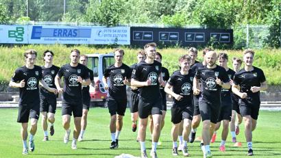 Bild: Hubert Ziegler
Seit Samstag drehen die Spieler des FC Amberg wieder ihre Runden. Der Aufsteiger bereitet sich auf die neue Saison in der Landesliga vor.