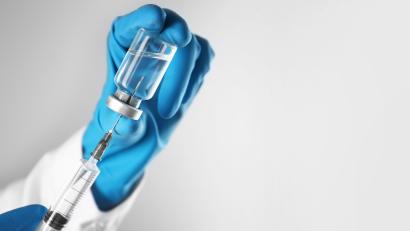 Symbolbild: Pixel-Shot - stock.adobe.com
Ein Arzt soll an den Kliniken in Amberg und Passau Morphin gestohlen und sich das Schmerzmittel selbst gespritzt haben. Gegen das Urteil am Amtsgericht Amberg legen Verteidiger und Staatsanwaltschaft Berufung ein.