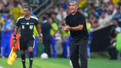 Bild: Matias Delacroix/AP/dpa
Nach nur einem WM-Spiel ist Tunesiens Trainer Sabri Lamouchi seinen Job offenbar los.