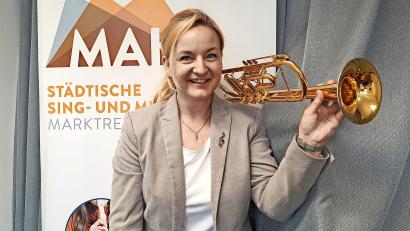 Bild: Brigitte Gschwendtner
Zwar hat sich Katja Kellner während ihres Studiums auf Blechblasinstrumente spezialisiert, aber im Kollegium der Sing- und Musikschule Marktredwitz spielt sie jetzt die erste Geige.