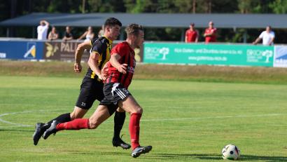 Archivbild: Dieter Jäschke
In der Saison 2024/25 gab es bereits Duelle zwischen dem SC Luhe-Wildenau und FC Amberg in der Landesliga Mitte. Dann stiegen die Amberger ab. Nun folgt in der kommenden Spielzeit eine Neuauflage.