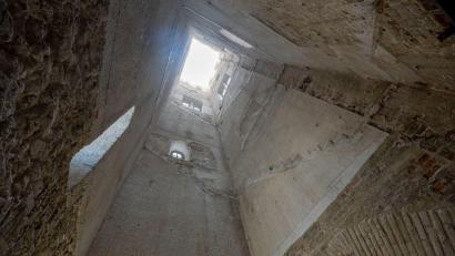Bild: Stefan Puchner/dpa
Das Augsburger Wahrzeichen Perlachturm ist derzeit hohl, nachdem die Treppen zum Besteigen des rund 70 Meter hohen Turms entfernt wurden.