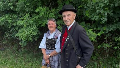 Bild: Sabine Guttenberger
Das Jubelpaar Annemarie und Hermann Bruhn bei der Gauwallfahrt zum Breitenstein