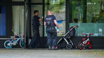 Bild: Christoph Reichwein/dpa
Die Polizei schoss an einem Kindergarten auf einen Mann mit einem Messer.