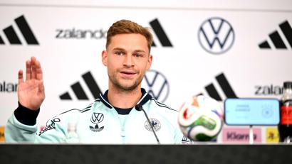 Bild: Federico Gambarini/dpa
Joshua Kimmich kann die Kritik an Leroy Sané nicht verstehen.