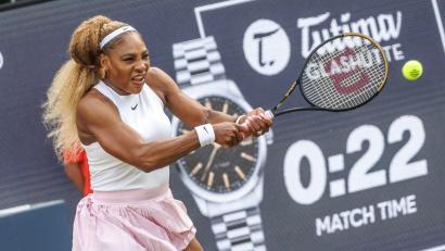 Bild: Andreas Gora/dpa
Serena Williams schied in Berlin im Doppel gleich aus.
