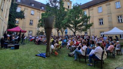 Bild: Katharina List 
Das Kloster Ensdorf lädt zum Open-Air-Konzert in den Innenhof ein.