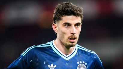 Bild: Tom Weller/dpa
Das blaue DFB-Auswärtstrikot verkauft sich zum WM-Start sehr gut - allerdings gibt es einen kurzfristigen Engpass bei Namen mit dem Buchstaben V - wie etwa bei Kai Havertz. (Archivbild)