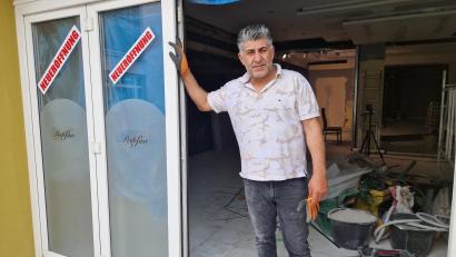 Bild: Thomas Dobler
Das neue Lokal soll laut Inhaber Medeni Binici (56) deutlich mehr sein als ein klassischer Döner-Imbiss. Geplant ist ein breit gefächertes Angebot mit Steak-Döner, Gemüsedöner, Pizza und Snacks.