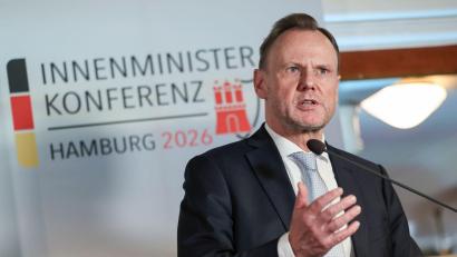 Bild: Christian Charisius/dpa
Andy Grote (SPD) ist diesmal Gastgeber der Innenministerkonferenz (IMK). (Archivfoto)