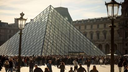 Bild: Thomas Padilla/AP/dpa
Der neue Louvre-Direktor Christophe Leribault nennt das Weltmuseum eine Einrichtung, die „außer Atem“ ist. (Archivbild)