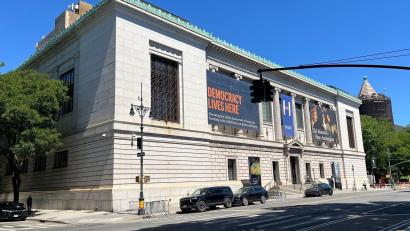 Bild: Christina Horsten/dpa
Pünktlich zum 250. Geburtstag der USA erzählt das New York Historical Museum die Geschichte der US-Demokratie.