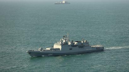 Bild: Mod Crown Copyright/Ministry of Defence/PA Wire/dpa
Ein Ehepaar, deren Jacht die Warnschüsse galten, widerspricht der russischen Darstellung des Vorfalls. (Archivfoto)