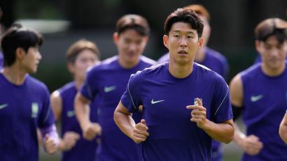 Bild: Matias Delacroix/AP/dpa
Südkoreas Fußball-Nationalmannschaft und ihr Star Heung-Min Son sollen im Training ausspioniert worden sein. (Archivbild)