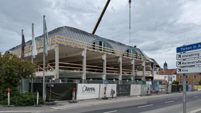 Bild: Petra Hartl
Das ehemalige Möbelhaus Gürtler an der Schlachthausstraße in Amberg wird in ein neues Wohnquartiert verwandelt, die dafür nötigen Abbrucharbeiten sind inzwischen weit vorangeschritten.
