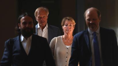 Bild: Marcus Brandt/dpa
Christina Block auf dem Weg ins Gericht.