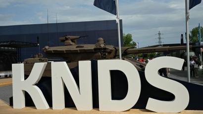 Bild: Wolf von Dewitz/dpa
KNDS ist Hersteller von Waffensystemen wie Kampfpanzern und Panzerhaubitzen.