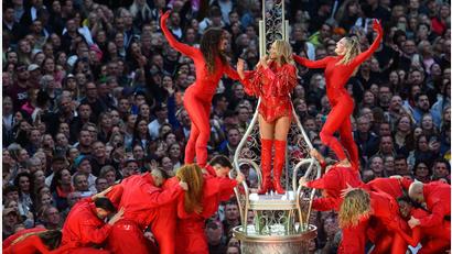 Bild: Robert Michael/dpa
Auch in Amsterdam sollte Helene Fischer vor Zehntausenden Fans auftreten – keine zwei Wochen vor dem Konzert wurde der Ort nun aber verlegt. (Archivbild)