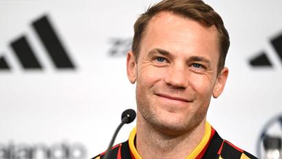 Bild: Federico Gambarini/dpa
Manuel Neuer hält während der WM intensiv Kontakt zu Frau und Sohn daheim.
