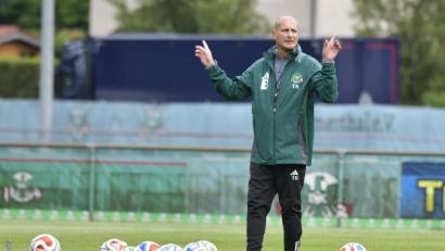 Bild: Hubert Ziegler
Für Trainer Tobias Rösl und die DJK Ammerthal stehen die ersten Testspiele an.
