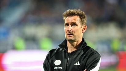 Bild: Daniel Karmann/dpa
Klose darf sich über einen neuen Spieler freuen. (Archivbild)