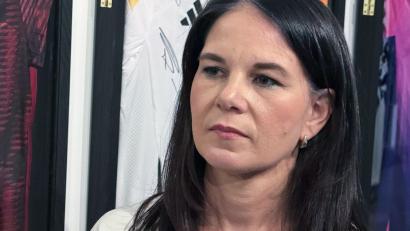 Bild: Christoph Lother/dpa
Annalena Baerbock besuchte das German House of Soccer in New York.