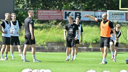Bild: Hubert Ziegler
Der FC Amberg wechselt vom Trainings- in den Spielmodus. Der Landesligaaufsteiger absolviert erste Tests gegen den FC Schnaittach und SV Hubertus Köfering.