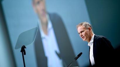 Bild: Britta Pedersen/dpa
Konzernchef Oliver Blume hatte seine Aktionäre zuletzt 2023 in Präsenz empfangen. (Archivbild)