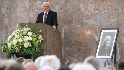 Bild: Boris Roessler/dpa
Bundespräsident Steinmeier und Philosoph Habermas waren bis zuletzt in Briefkontakt.