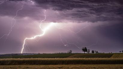 Bild: Alexander Wolff/onw-images/dpa
Vor allem im Osten Deutschlands drohen weitere Gewitter.