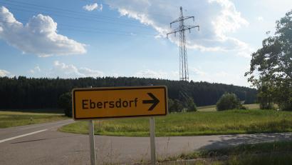 Bild: Elfriede Weiß
Der Stadtrat gab das gemeindliche Einvernehmen zur Errichtung eines Batteriespeichers und einer Umspannanlage in Ebersdorf nicht. Nun liegt dei Entscheidung beim Landratsamt