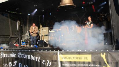 Bild: Werner Robl
Die "Road-Runners" waren nur eine von vielen Bands, die sich die Motorradfreunde aus Erbendorf ins Boot geholt hatten.